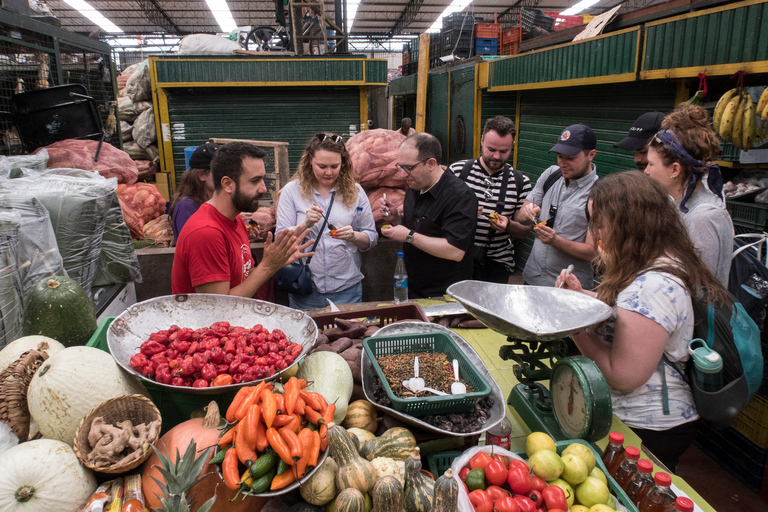 Medellín: Guided Exotic Fruits Tour