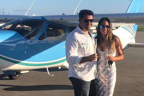 Miami: Romantic Private Airplane Tour with Champagne