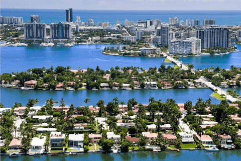 Miami Beach: Private Deluxe Airplane Tour with ChampagneMiami: Romantic Private Airplane Tour with Champagne