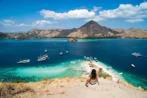 From Labuan Bajo: Rinca and Kelor Islands Private Boat Tour