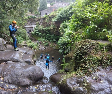Sao Miguel: Ribeira dos Caldeiroes Canyoning Experience