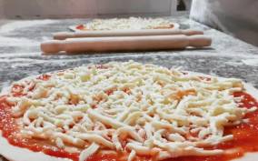 Rome: Italian Pizza Cooking Class