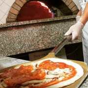 Uma aula de culinária de pizza em Roma: aproveite sua criação