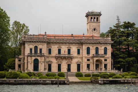 Como: Lake Como Shared Boat Tour
