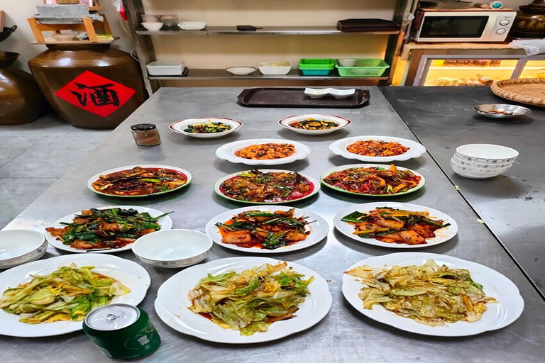 Zhangjiajie: Hunan Cuisine Cooking Class with Market Tour Half-Day Class: 5-dishes