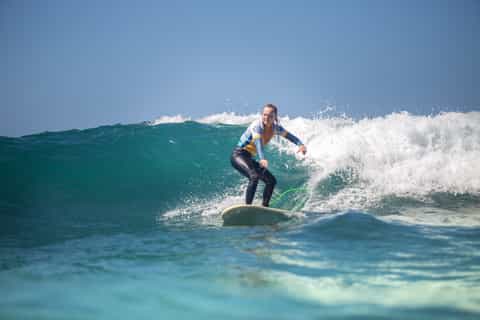 Tenerife: cours de surf en petit groupe de 2 heures avec prise en charge