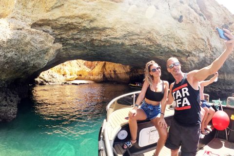 Da Portimão: tour in catamarano di 2 ore alle grotte di Benagil