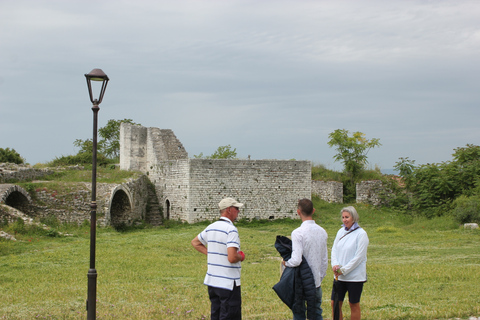 Berat: Historic City Walking-Tour Spanish Walking Tour