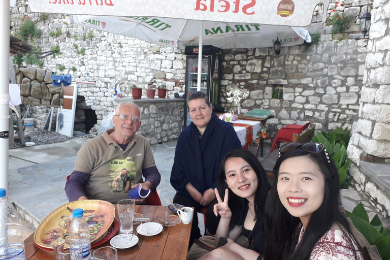 Visite guidée de Berat avec des guides expertsVisite à pied en Espagne