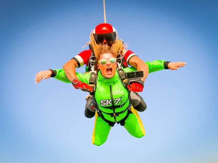 Algarve: Tandem Skydiving Adventure 15,000 to 10,000 Feet