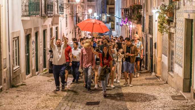 Lisbon: Pub and VIP Club Crawl