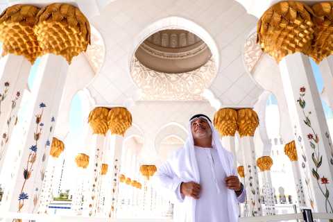 De Dubai: Tour de 1 Dia a Abu Dhabi com Louvre e Mesquita