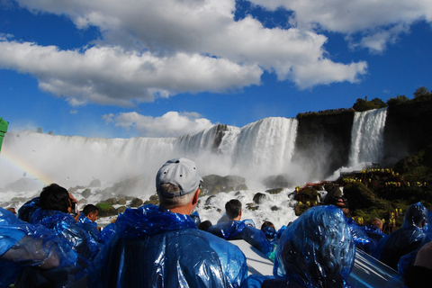 Wodospad Niagara: Wycieczka z przewodnikiem po wodospadzie z kolacją i fajerwerkamiWodospad Niagara: wycieczka z przewodnikiem po wodospadzie z kolacją i fajerwerkami