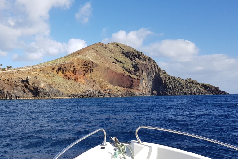 Vue sur le phare : excursion en bateau sur la Ponta de São LourençoPhare Vue 2