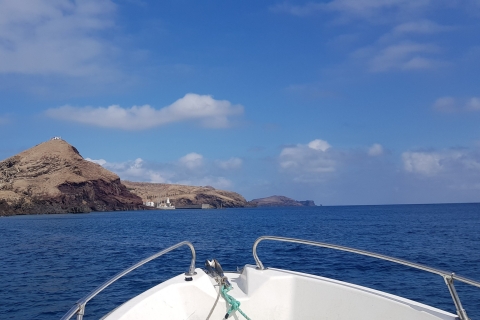 Vista del faro: paseo en barco por Ponta de São LourençoVista al faro 2