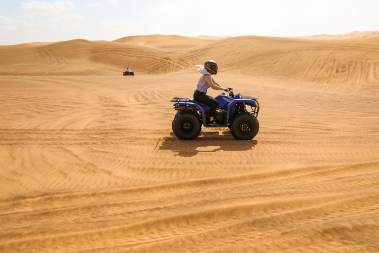 Dubai: Quad-Abenteuersafari, Kamelritt und SandboardingGruppen-Tour mit Einzel-Quad