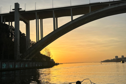 Porto: Sonnenuntergang oder tagsüber Premium-Jacht auf dem Douro