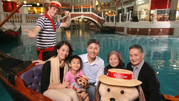 macau gondola experience at the venetian macau