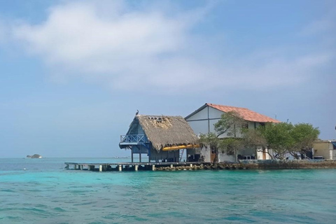 Cartagena: Disfruta de un paseo en barco privado a las Islas del Rosario