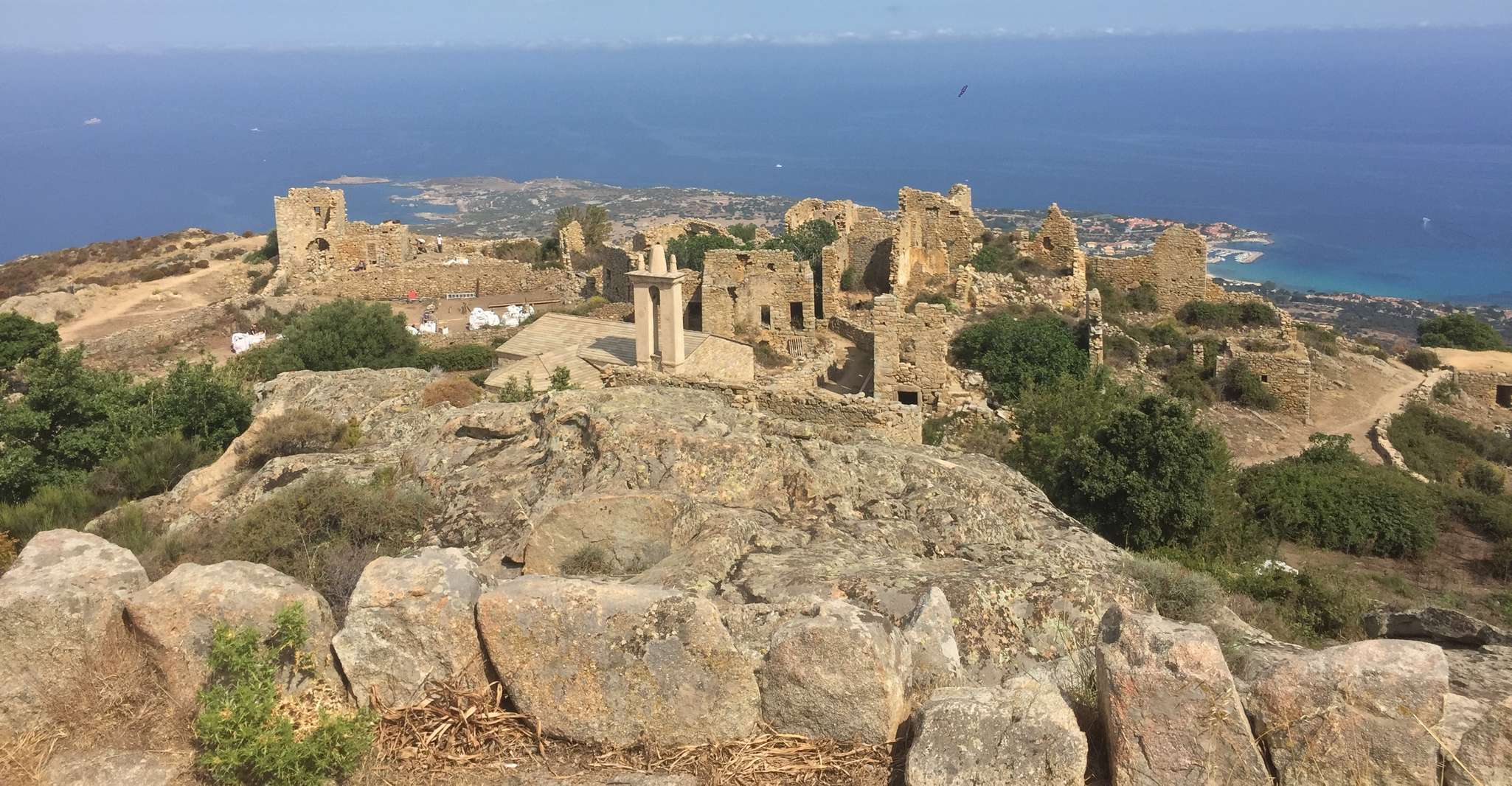 Depuis Calvi/Ile Rousse, visite d'un vieux village corse - Hizvo