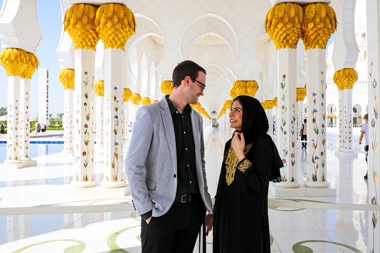 Ab Dubai: Abu Dhabi Tour Königspalast & Etihad TowersGeteilte Gruppentour auf Spanisch