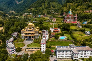 Tour zum Dakshinkali-Tempel und zum Pharping-Kloster