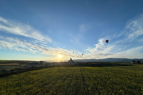 Segovia: Hot-air balloon ride with cava toast