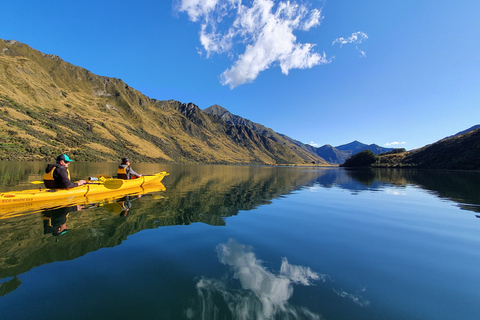 Queenstown: Experiencia en Kayak o SUP en el Lago MokeViaje en coche de Queenstown a Moke Lake