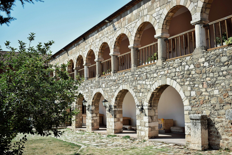 Tirana to Berat One-Way Private Ride: Apollonia & Ardenica From Tirana or the Airport to Berat