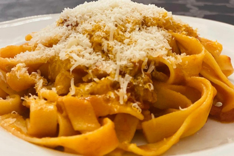 Roma: Corso di preparazione della pasta con cibo e bevandeRoma: Corso di Pasta Fettuccine e Maltagliati