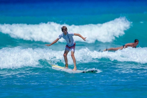 Clase privada de surf en la playa de Waikiki