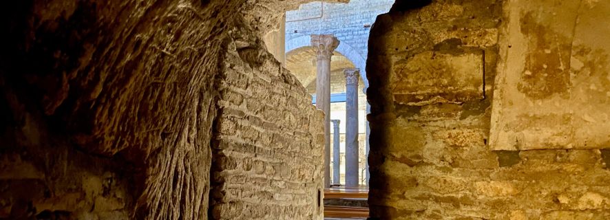 Rome: Catacombs & St Clement's Underground Semi-Private Tour