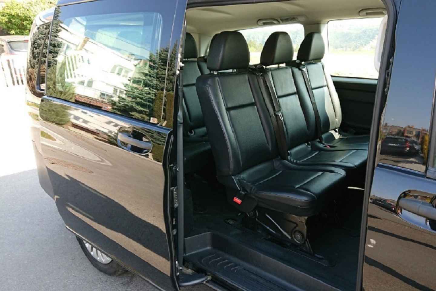 One Way Shuttle Airport & Hotel Transfer in Prague