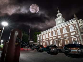 Philadelphia: Old City Ghosts Walking Tour Philadelphia: Old City Ghosts Walking Tour