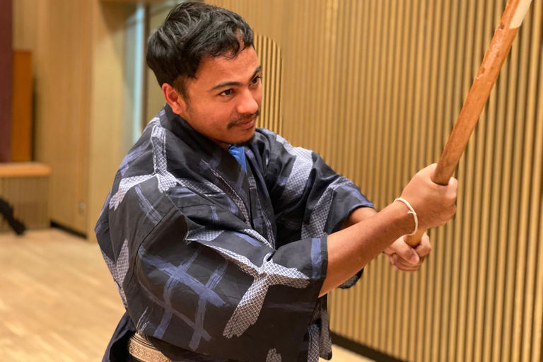 Tokyo: Samurai & Ninja Experience with a real sword Samurai Sword Mastery Experience