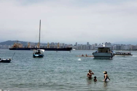 Santos i Guarujá: Prywatna wycieczka łodzią motorową z jedzeniem i napojamiOpcja dla 10 osób