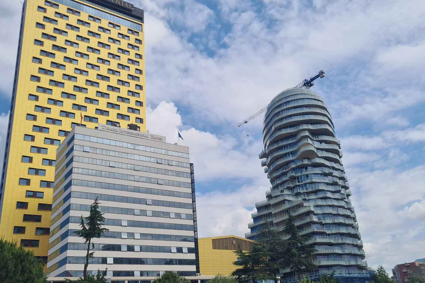 塔那之旅——与当地人一起探索地拉那