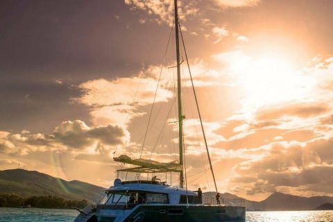 Naxos : Croisière en catamaran et plongée en apnée avec déjeuner et boissons