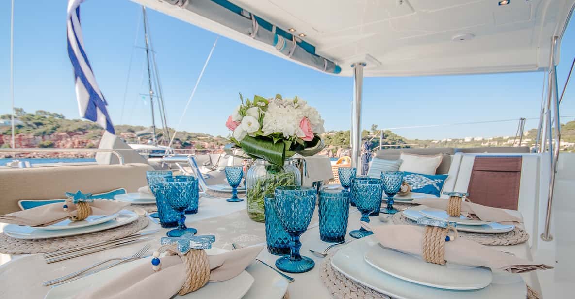 Naxos: Rina Cave & Small Islands Catamaran Cruise with Lunch