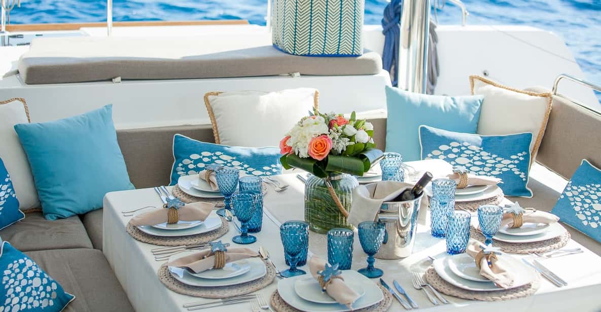Naxos: Rina Cave & Small Islands Catamaran Cruise with Lunch
