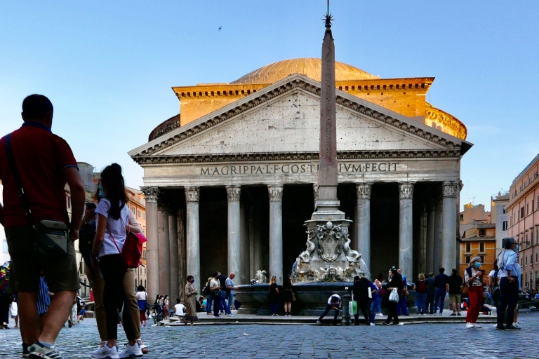 Roma: visita guiada al Panteón expresoTour semiprivado del Panteón y las plazas (máximo 8 participantes)