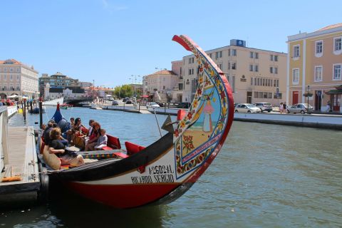 Aveiro : tour en bateau traditionnel moliceiro