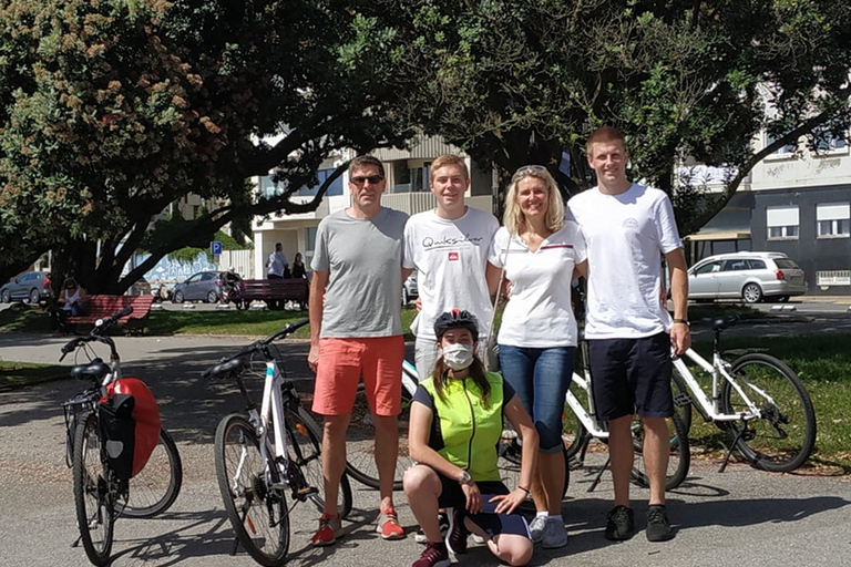 Porto centro y paseo en bicicleta por la ciudadTour eléctrico en Oporto