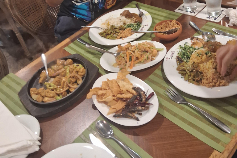 Colombo: Food tour by Tuk Tuk Evening Private Tour Colombo Food Tour by Tuk Tuk Evening Private Tour