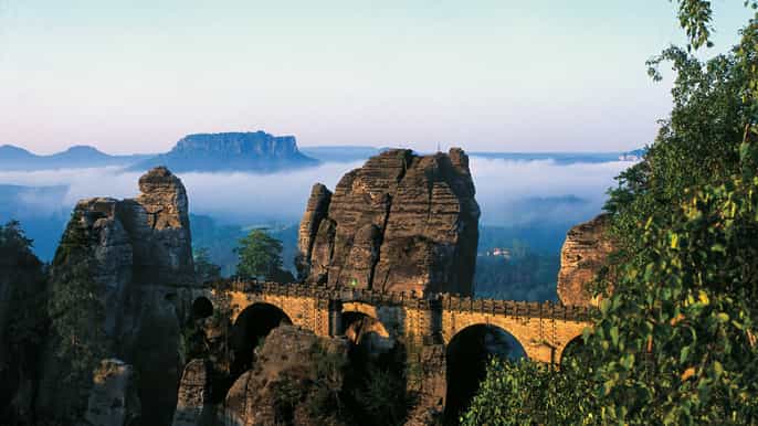 dresde tour por el puente bastei de la suiza sajona en autobús