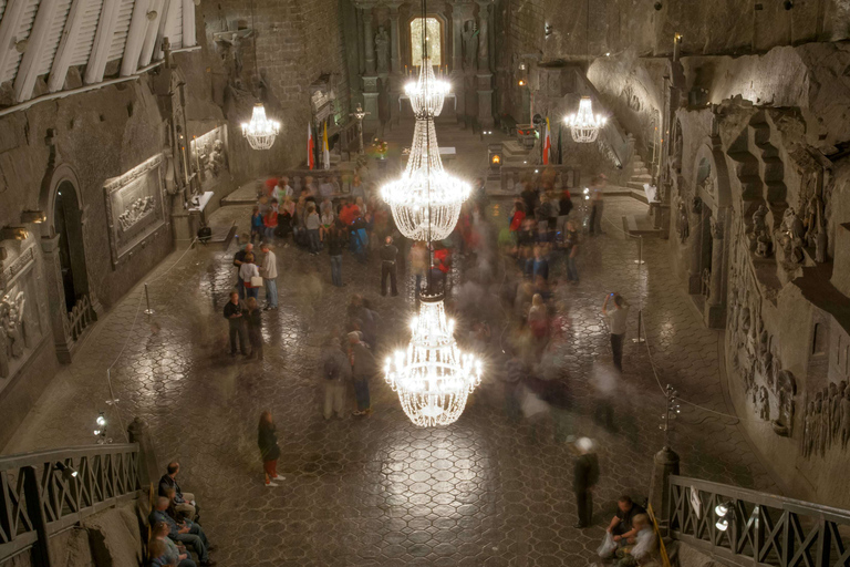 Cracovia: Tour della fabbrica di Schindler, del ghetto ebraico e della miniera di saleCracovia: tour della fabbrica di Schindler, del ghetto ebraico e della miniera di sale