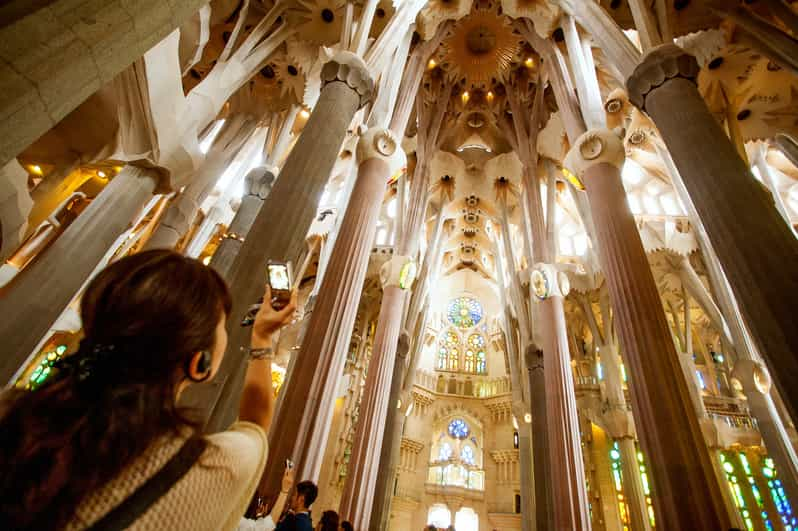 Sagrada Familia: Tour With Tower Access 