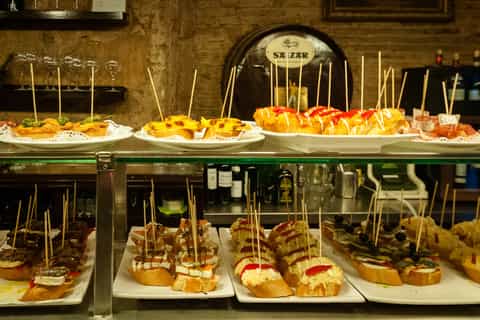 Barcelona: Omvisning på sykkel inkl. tapas og drikke