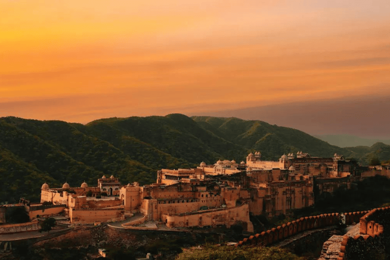 2 Days Jaipur City Tour: Explore the Pink City with a Guide