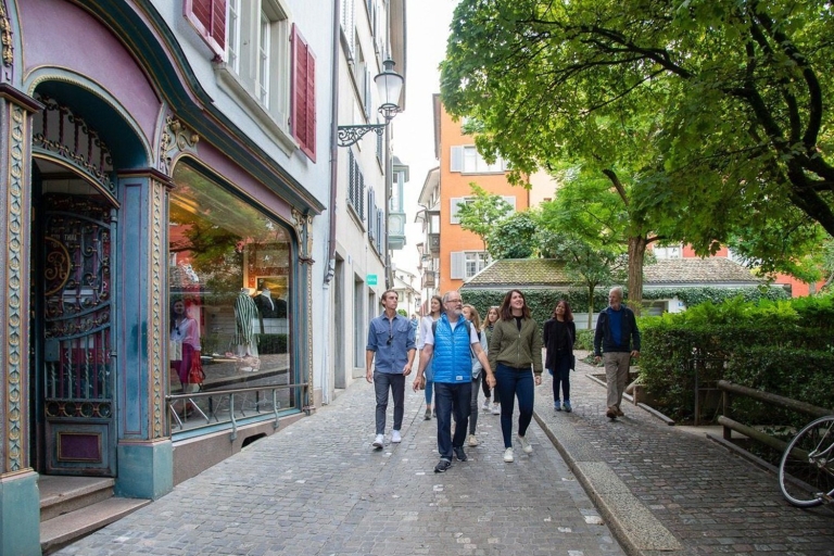 Zürich: geleide wandeling van 2 uur door oude stadEngelse & Duitse rondleiding - houders van een Zürich Card